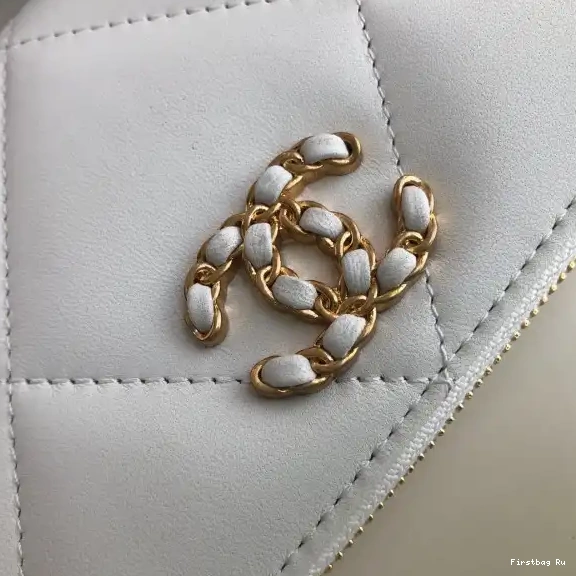 First Bag Ru CHANEL WALLET ZIPPED 19 0617